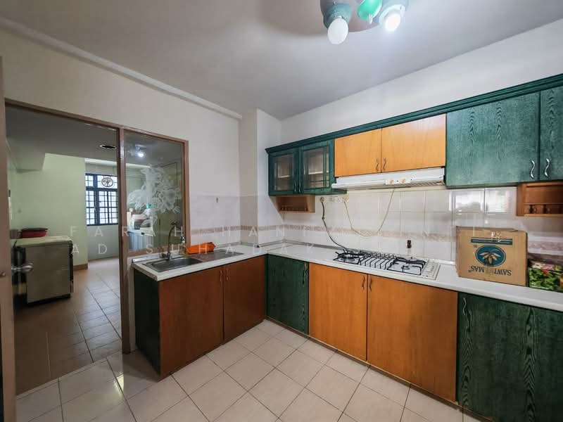 Condominium for Sale at Idaman Putera - FARAH HANIM BINTI AD SUHADAK SUHADAK - Kitchen - PropertyGuru.com.my