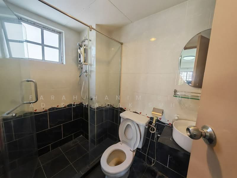 Condominium for Sale at Idaman Putera - FARAH HANIM BINTI AD SUHADAK SUHADAK - Bathroom - PropertyGuru.com.my