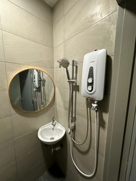 Pangsapuri untuk Disewa di D7 (D'Seven Lagoon Perdana) - Alice Lee - Bathroom - PropertyGuru.com.my