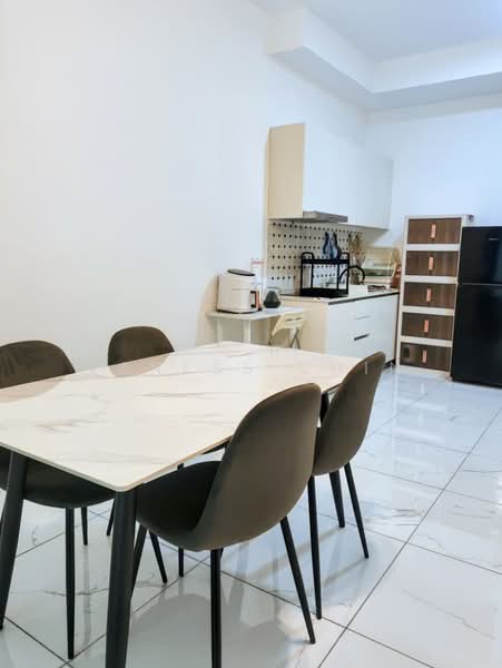 Servis Apartment untuk Disewa di Cubic Botanical - Vaness Chin - Kitchen - PropertyGuru.com.my