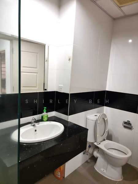 Kondominium untuk Disewa di Mansion One - Shirley Beh - Bathroom - PropertyGuru.com.my