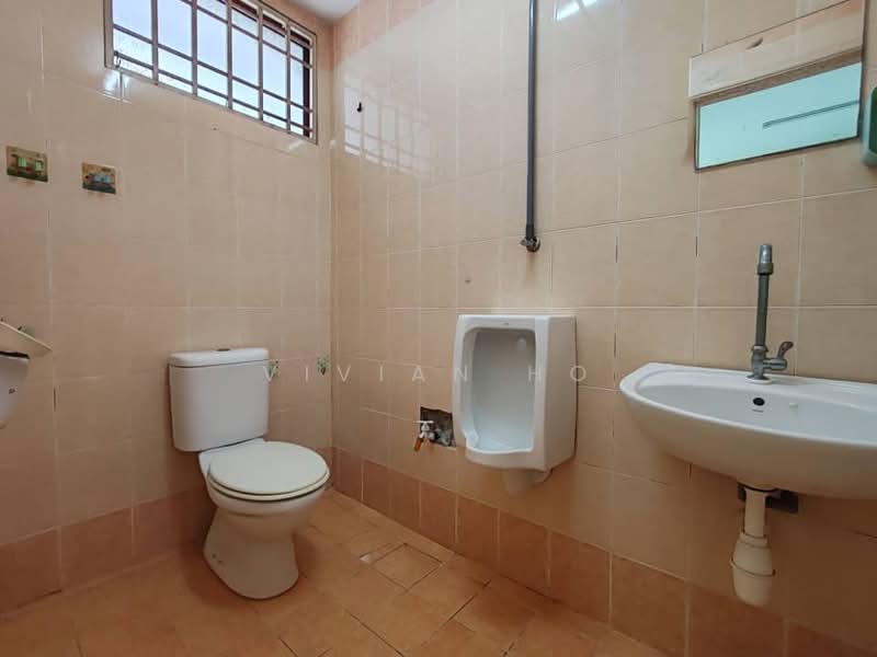 Shop / Office for Sale in Petaling Jaya (Selangor) - Vivian Ho - Bathroom - PropertyGuru.com.my