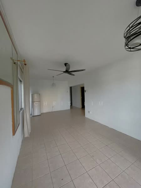 Kondominium untuk Dijual di Amadesa Resort Condominium - Chris Lim - Living Room - PropertyGuru.com.my