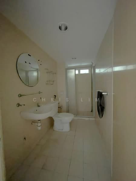 Kondominium untuk Dijual di Amadesa Resort Condominium - Chris Lim - Bathroom - PropertyGuru.com.my