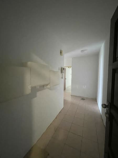 Kondominium untuk Dijual di Amadesa Resort Condominium - Chris Lim - Corridor - PropertyGuru.com.my