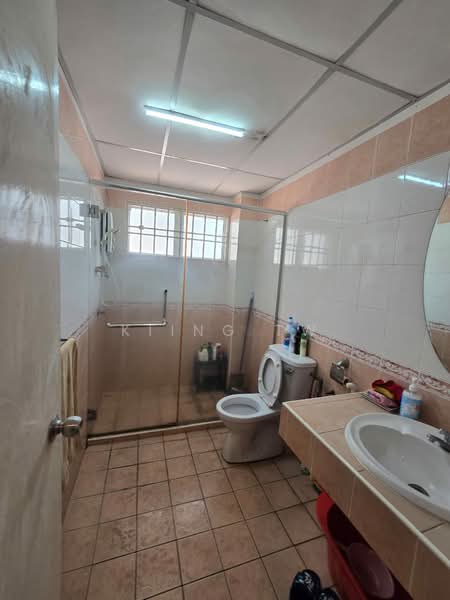 Rumah Teres 2.5 Tingkat untuk Dijual di Taman Megah Kepong (Kepong) - Kiing TW - Bathroom - PropertyGuru.com.my