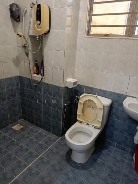 Rumah Berkembar untuk Dijual di Taman Aman Perdana (Kapar) - Lim Jeon - PropertyGuru.com.my