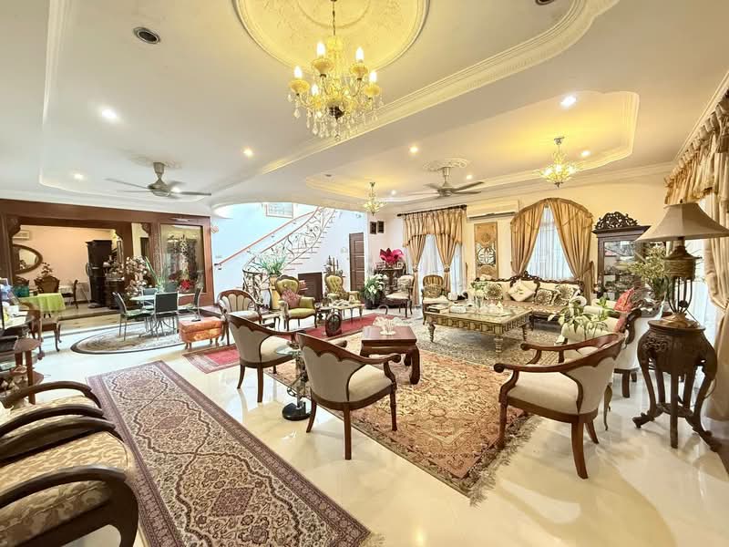Rumah Banglo untuk Dijual di Seksyen 11 (Petaling Jaya) - Sa'a Nordin - Living Room - PropertyGuru.com.my