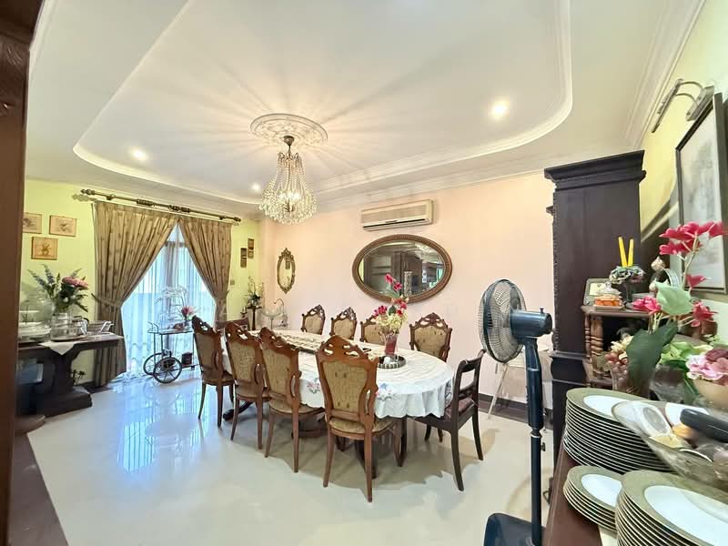 Rumah Banglo untuk Dijual di Seksyen 11 (Petaling Jaya) - Sa'a Nordin - Dining Room - PropertyGuru.com.my