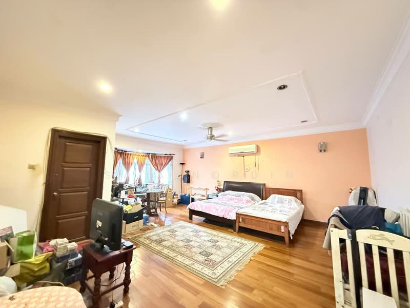Rumah Banglo untuk Dijual di Seksyen 11 (Petaling Jaya) - Sa'a Nordin - Bedroom - PropertyGuru.com.my