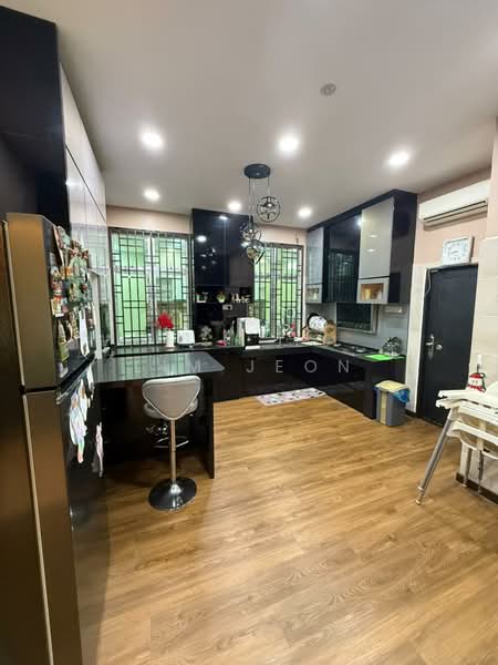 Semi-Detached House for Sale in Kampung Jawa (Shah Alam) - Lim Jeon - Kitchen - PropertyGuru.com.my