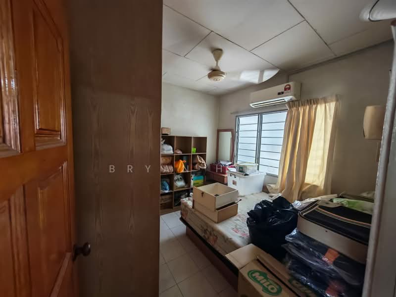 Flat for Sale at Desa Permai Indah Flat - Bryan H'ng - Bedroom - PropertyGuru.com.my