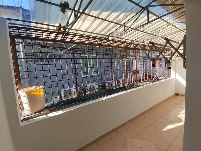 Rumah Teres 3 Tingkat untuk Dijual di Taman Fadason (Kepong) - Kiing TW - Balcony - PropertyGuru.com.my