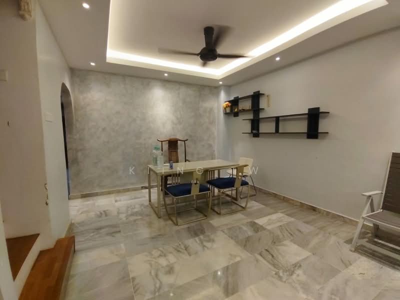 Rumah Teres 3 Tingkat untuk Dijual di Taman Fadason (Kepong) - Kiing TW - Dining Room - PropertyGuru.com.my