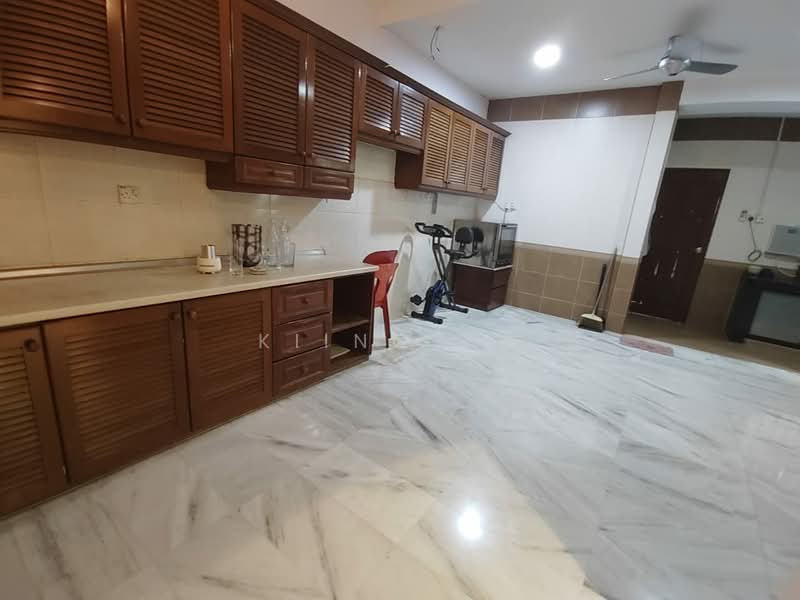 Rumah Teres 3 Tingkat untuk Dijual di Taman Fadason (Kepong) - Kiing TW - Kitchen - PropertyGuru.com.my