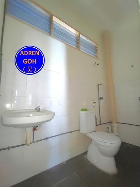 Rumah Flat untuk Dijual di 25 Jalan Gemas - Adren Goh - Bathroom - PropertyGuru.com.my