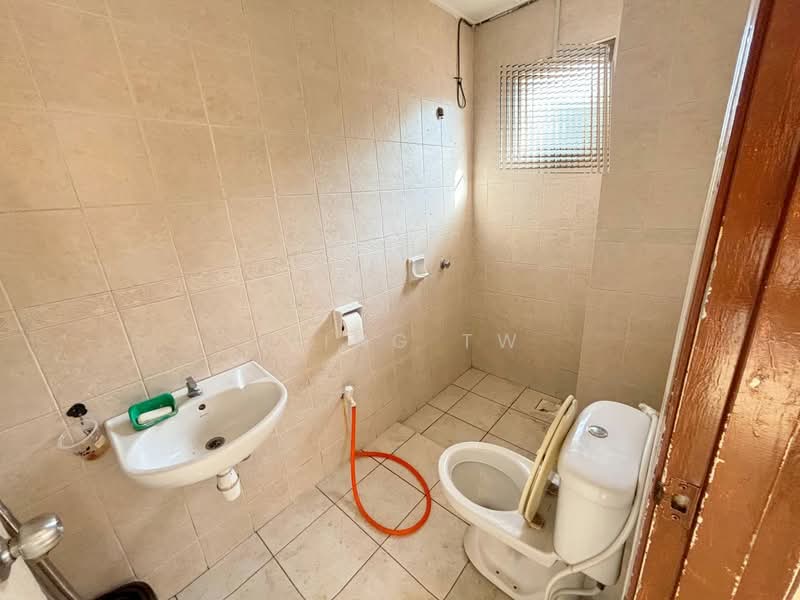 Semi-Detached House for Sale in Fortune Park Kepong (Kepong) - Kiing TW - Bathroom - PropertyGuru.com.my