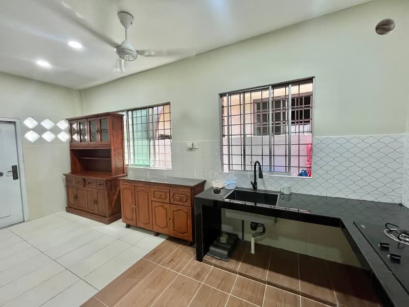 Rumah Berkembar untuk Dijual di Taman Kajang Impian (Kajang) - Ali Idris - Kitchen - PropertyGuru.com.my