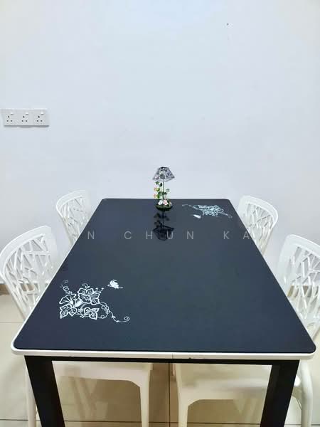 Kondominium untuk Disewa di Setia Pinnacle - Gan Chun Kai - Dining Room - PropertyGuru.com.my