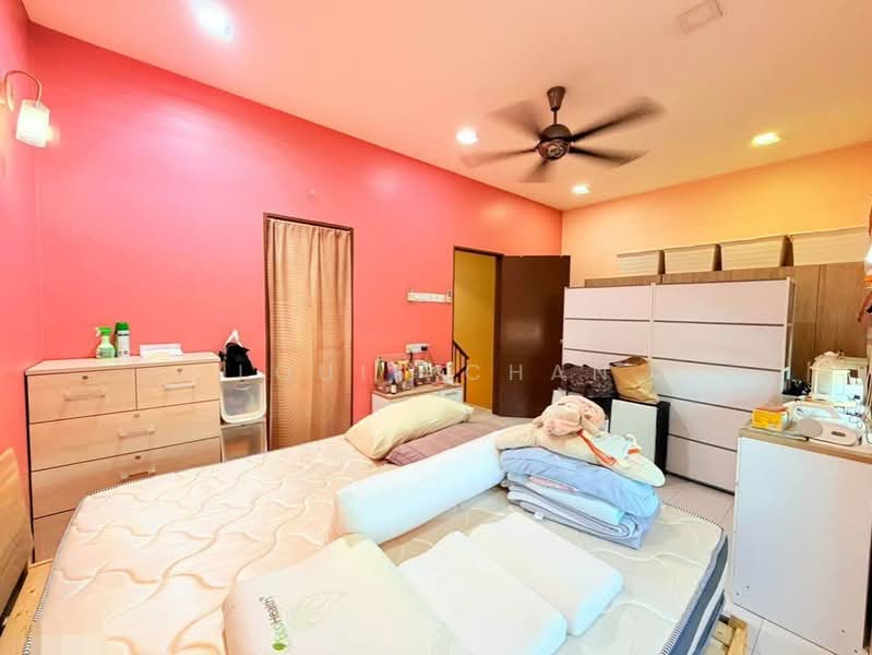 2-storey Terraced House for Sale in Port Klang (Pelabuhan Klang) (Selangor) - Louis Chan - Bedroom - PropertyGuru.com.my