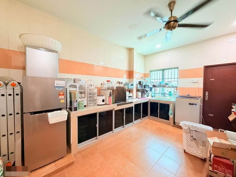2-storey Terraced House for Sale in Port Klang (Pelabuhan Klang) (Selangor) - Louis Chan - Kitchen - PropertyGuru.com.my