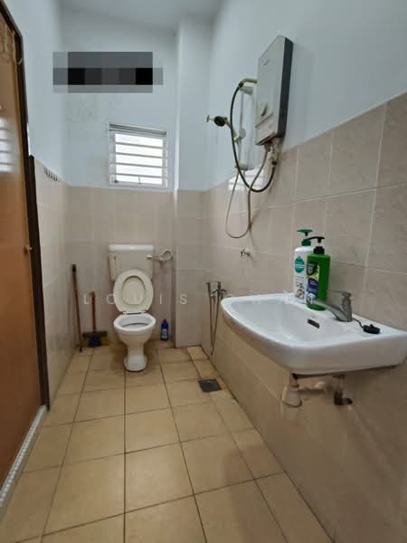 2-storey Terraced House for Sale in Port Klang (Pelabuhan Klang) (Selangor) - Louis Chan - Bathroom - PropertyGuru.com.my