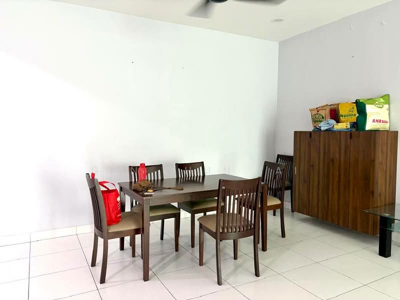 Kondominium untuk Disewa di Elit Heights @ Bayan City - Gan Chun Kai - Dining Room - PropertyGuru.com.my