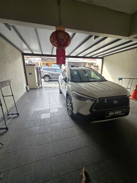 Rumah Teres 2 Tingkat untuk Disewa di Taman Bukit Teratai (Ampang) - Amanda Wee - Car Park - PropertyGuru.com.my