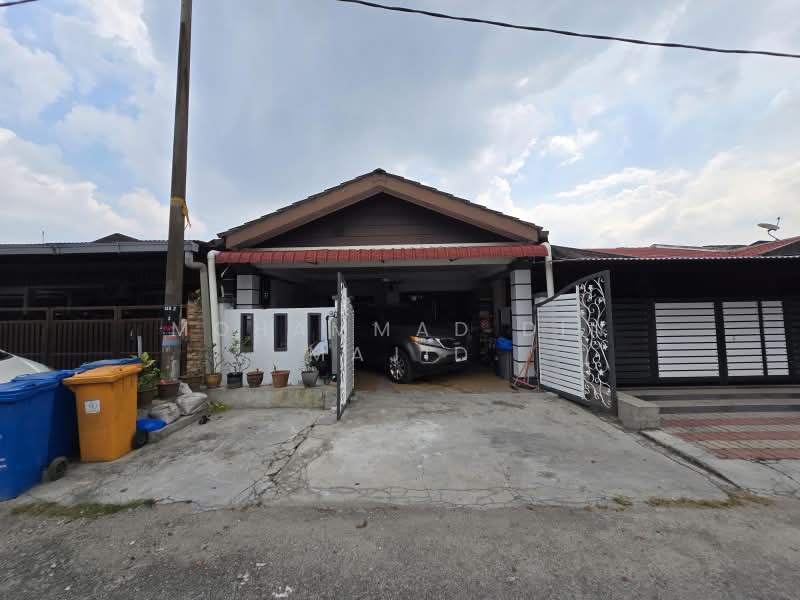 Rumah Teres 1 Tingkat untuk Dijual di Seksyen 35, Taman Desa Kemuning (Shah Alam) - Mohammad Din Majid - Exterior - PropertyGuru.com.my