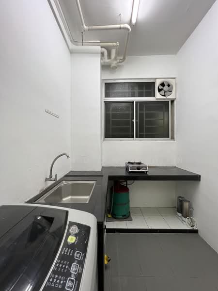 Condominium for Rent at Platinum Lake PV 16 - Brandon Chin - Kitchen - PropertyGuru.com.my