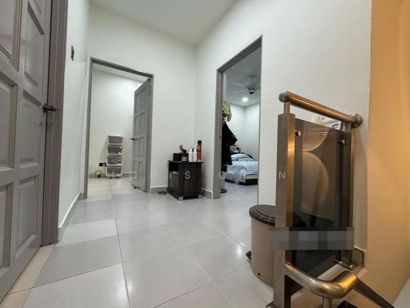 Rumah Teres 2 Tingkat untuk Dijual di Taman Pendamar Indah 2 (Klang) - Louis Chan - Corridor - PropertyGuru.com.my