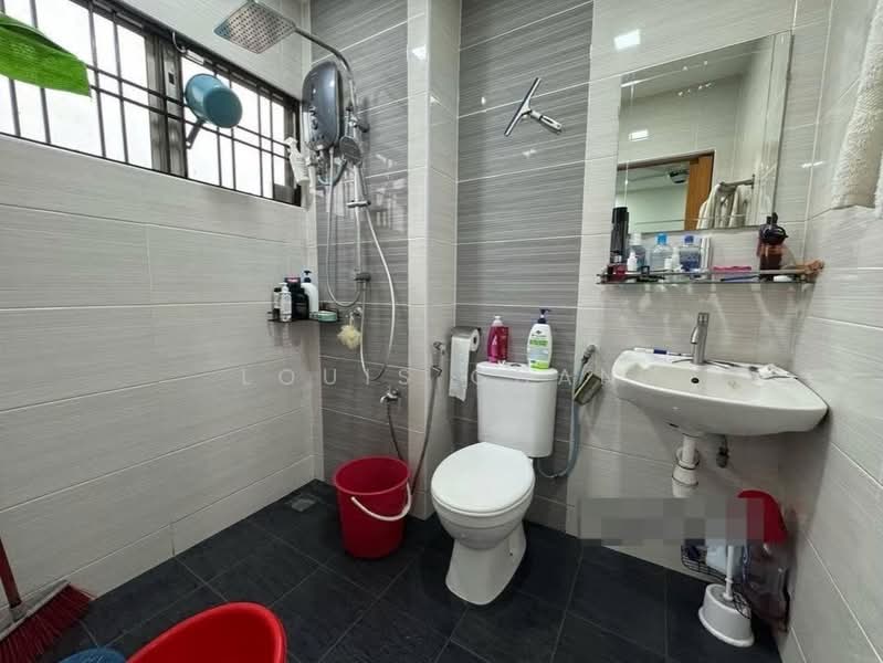 Rumah Teres 2 Tingkat untuk Dijual di Taman Pendamar Indah 2 (Klang) - Louis Chan - Bathroom - PropertyGuru.com.my
