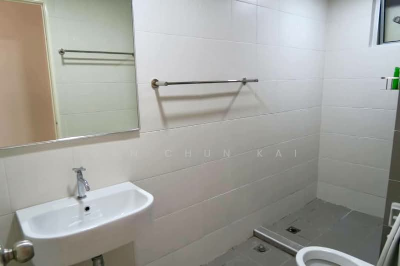 Kondominium untuk Disewa di Elit Heights @ Bayan City - Gan Chun Kai - Bathroom - PropertyGuru.com.my