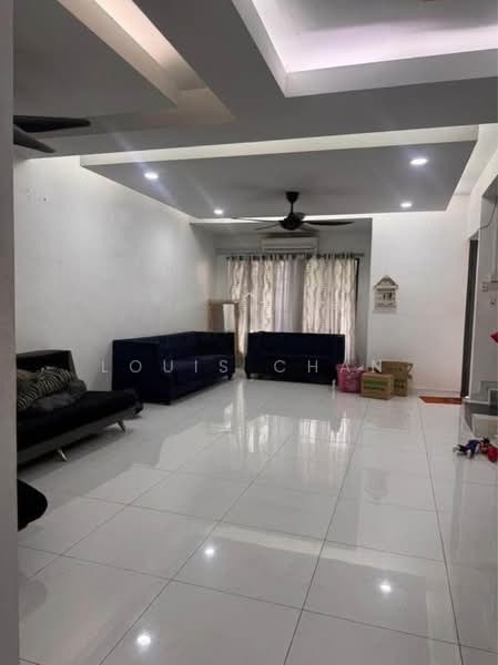 Rumah Teres 2 Tingkat untuk Dijual di Taman Pendamar Indah 2 (Klang) - Louis Chan - Living Room - PropertyGuru.com.my