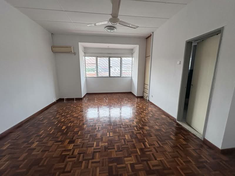 2-storey Terraced House for Rent in Taman Pakatan Jaya (Tambun) - Kelvin Chong - Living Room - PropertyGuru.com.my