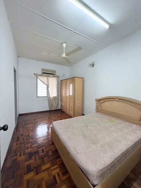 2-storey Terraced House for Rent in Taman Pakatan Jaya (Tambun) - Kelvin Chong - Bedroom - PropertyGuru.com.my