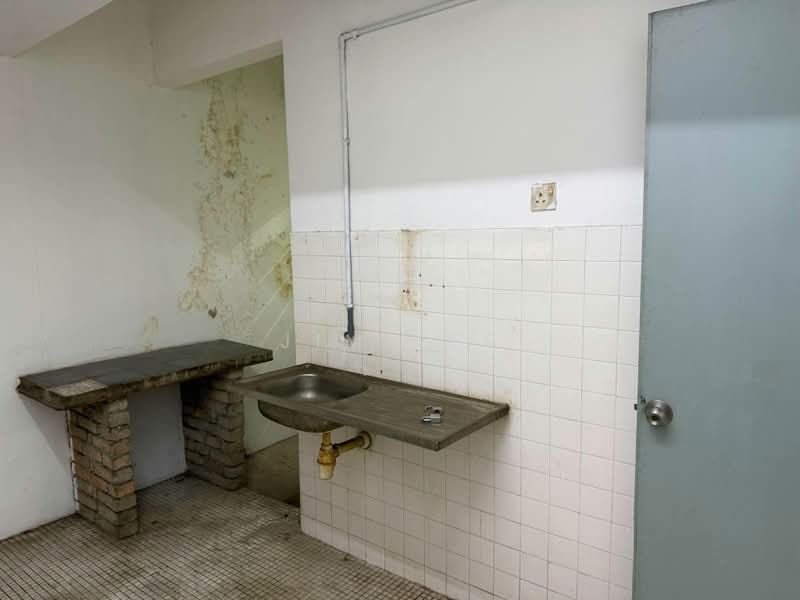 Rumah Flat untuk Disewa di Kuchai Entrepreneurs Park - Jim Lee - kitchen - PropertyGuru.com.my