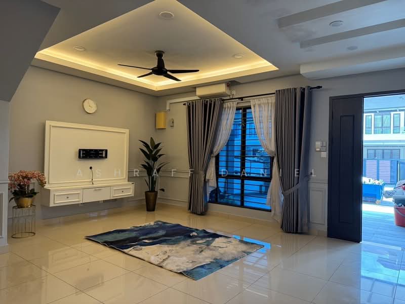 Rumah Teres untuk Dijual di Bandar Putera 2 (Klang) - Ashraff Daniel - Living Room - PropertyGuru.com.my