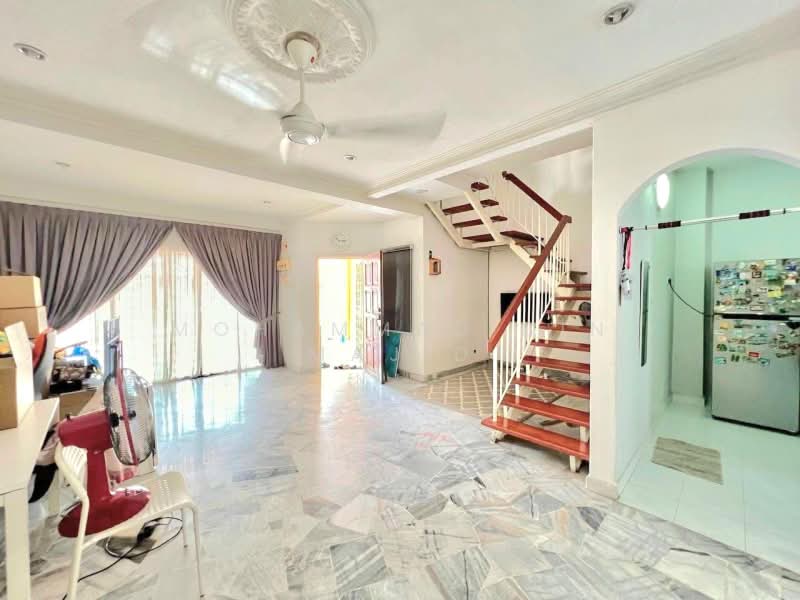 Rumah Teres 2 Tingkat untuk Dijual di Seksyen 27 (Shah Alam) - Mohammad Din Majid - Living Room - PropertyGuru.com.my