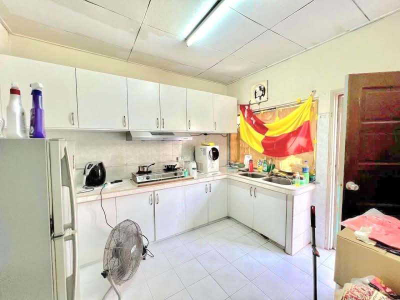 Rumah Teres 2 Tingkat untuk Dijual di Seksyen 27 (Shah Alam) - Mohammad Din Majid - Kitchen - PropertyGuru.com.my