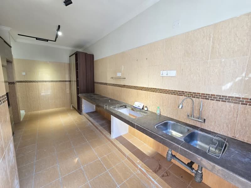 Terraced House for Sale in Bandar Baru Ampang (Ampang) - Esther Yee - Kitchen - PropertyGuru.com.my