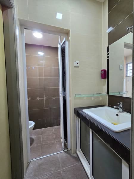 2-storey Terraced House for Sale in Taman Halaman (Ampang) - Esther Yee - Bathroom - PropertyGuru.com.my