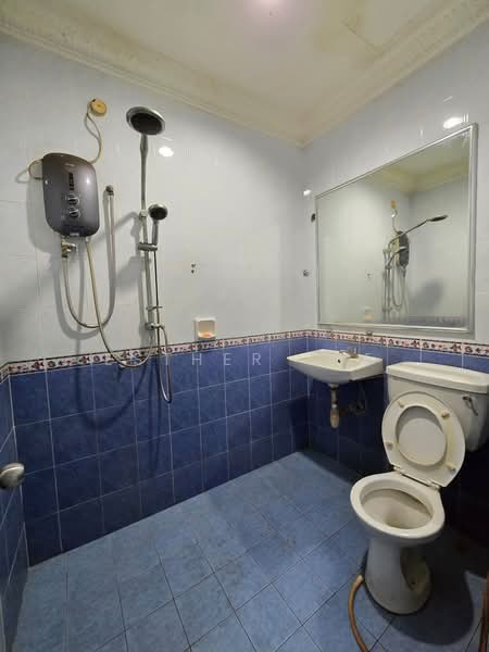 2-storey Terraced House for Sale in Taman Halaman (Ampang) - Esther Yee - Bathroom - PropertyGuru.com.my