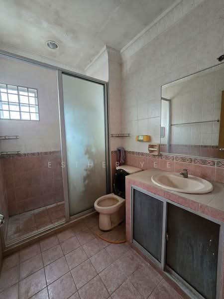 2-storey Terraced House for Sale in Taman Halaman (Ampang) - Esther Yee - Bathroom - PropertyGuru.com.my