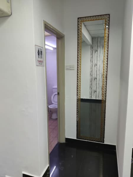 Office for Rent in Bandar Puteri Puchong (Puchong) - Joe Chan - Bathroom - PropertyGuru.com.my