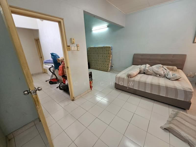 Rumah Teres 2 Tingkat untuk Dijual di Taman Puteri Wangsa (Ulu Tiram) - Zack Chow - Bedroom - PropertyGuru.com.my