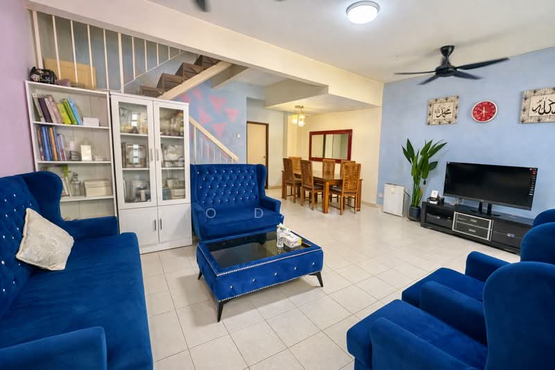 Rumah Teres 2 Tingkat untuk Dijual di Kota Kemuning (Shah Alam) - Kho Daniel - Living Room - PropertyGuru.com.my