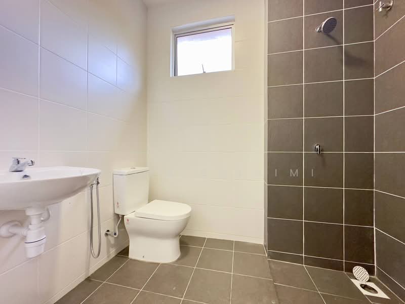 Rumah Teres untuk Dijual di Sepang (Selangor) - Yazila Sulaimi - Bathroom - PropertyGuru.com.my