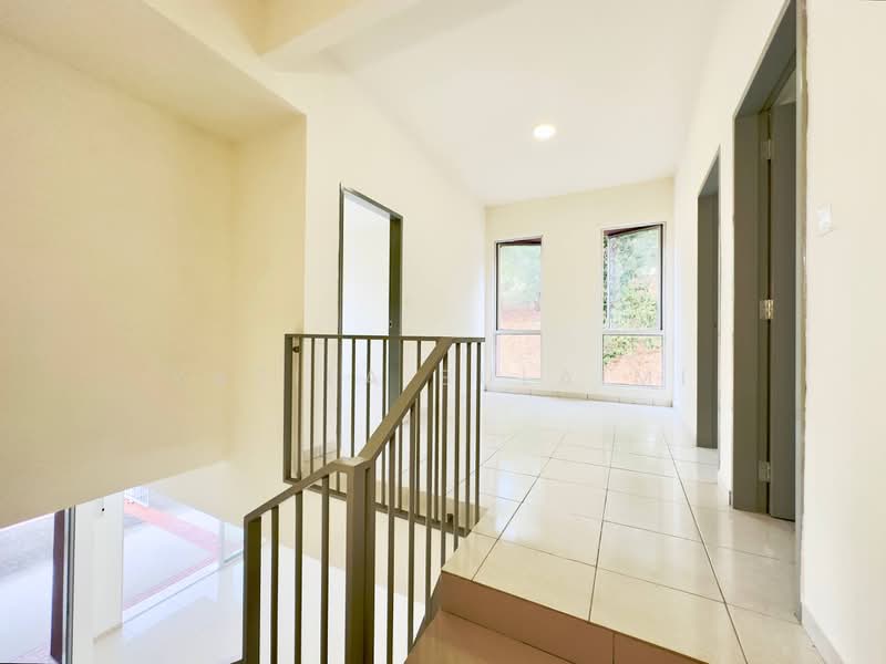 Rumah Teres untuk Dijual di Sepang (Selangor) - Yazila Sulaimi - Corridor - PropertyGuru.com.my