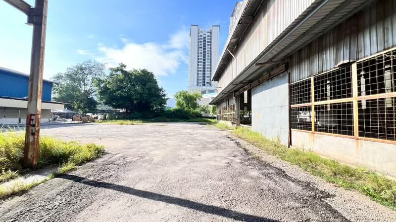 Factory for Rent in Puchong (Selangor) - Orange Tang - Exterior - PropertyGuru.com.my
